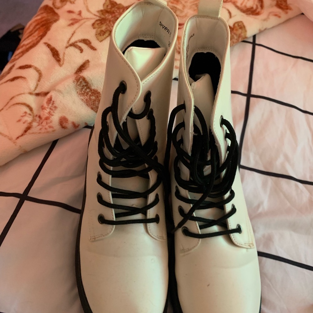 knock off doc martens!!